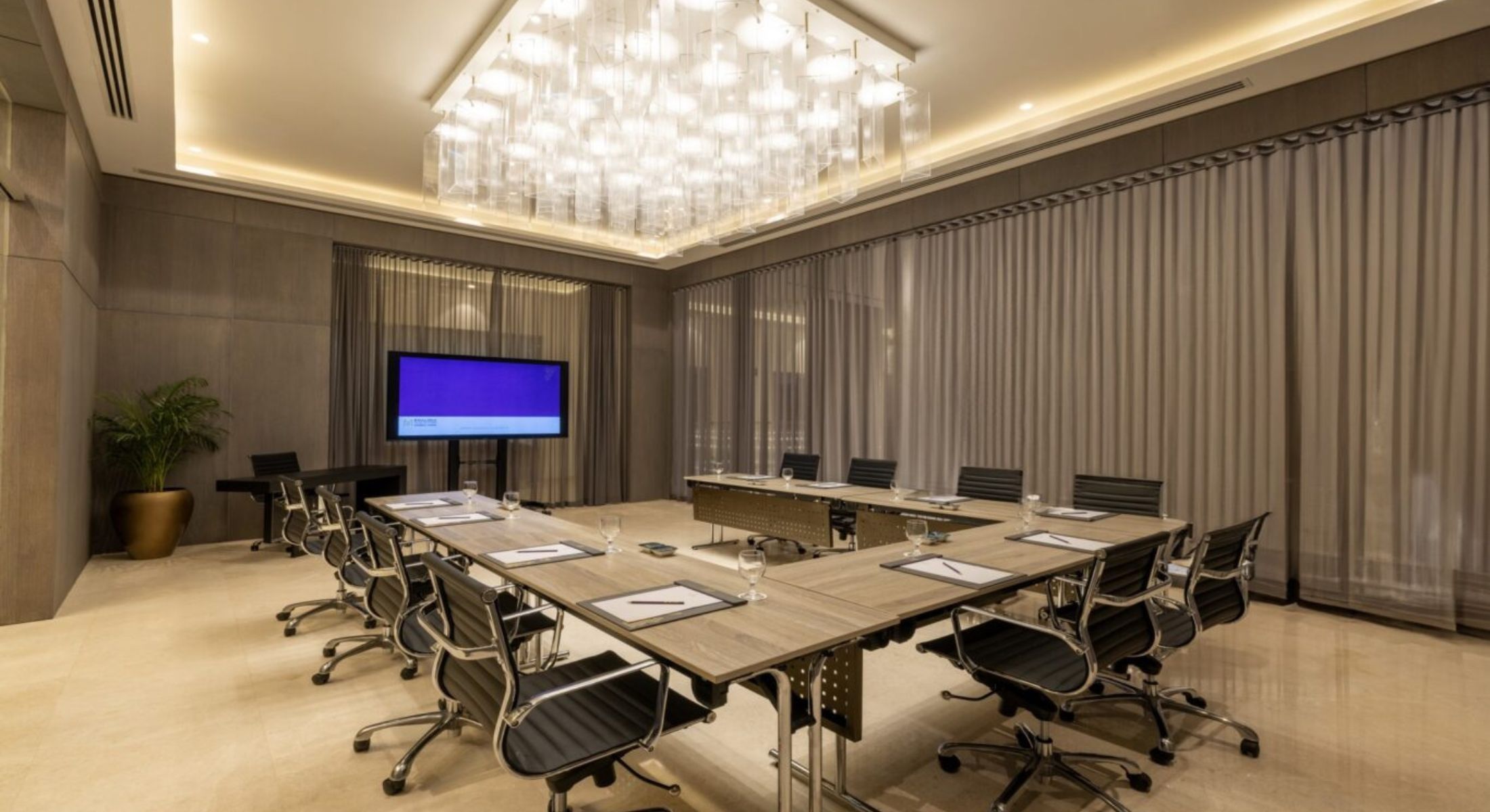 Gloria Hotels slide_3