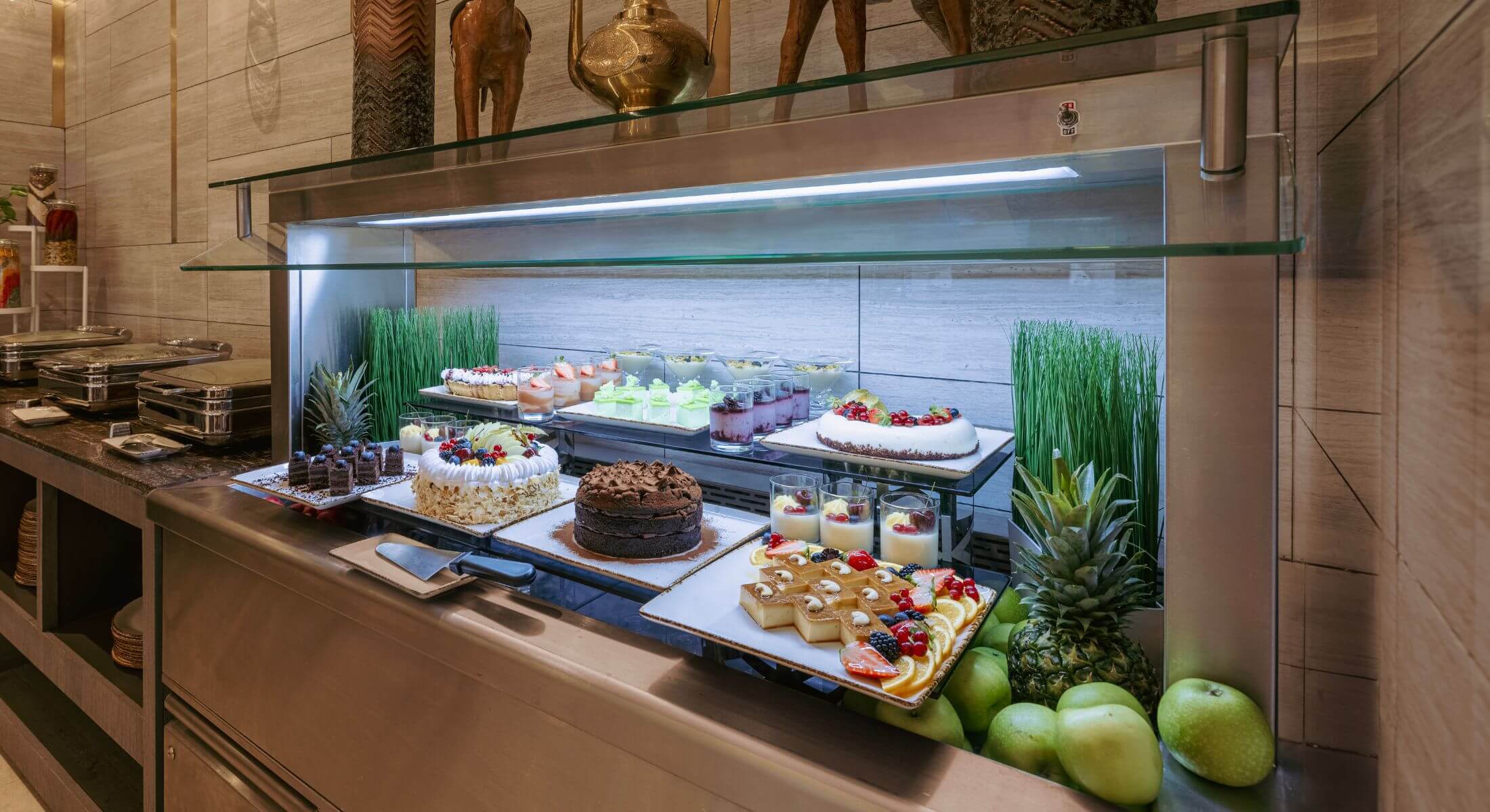 Gloria Hotels slide_2