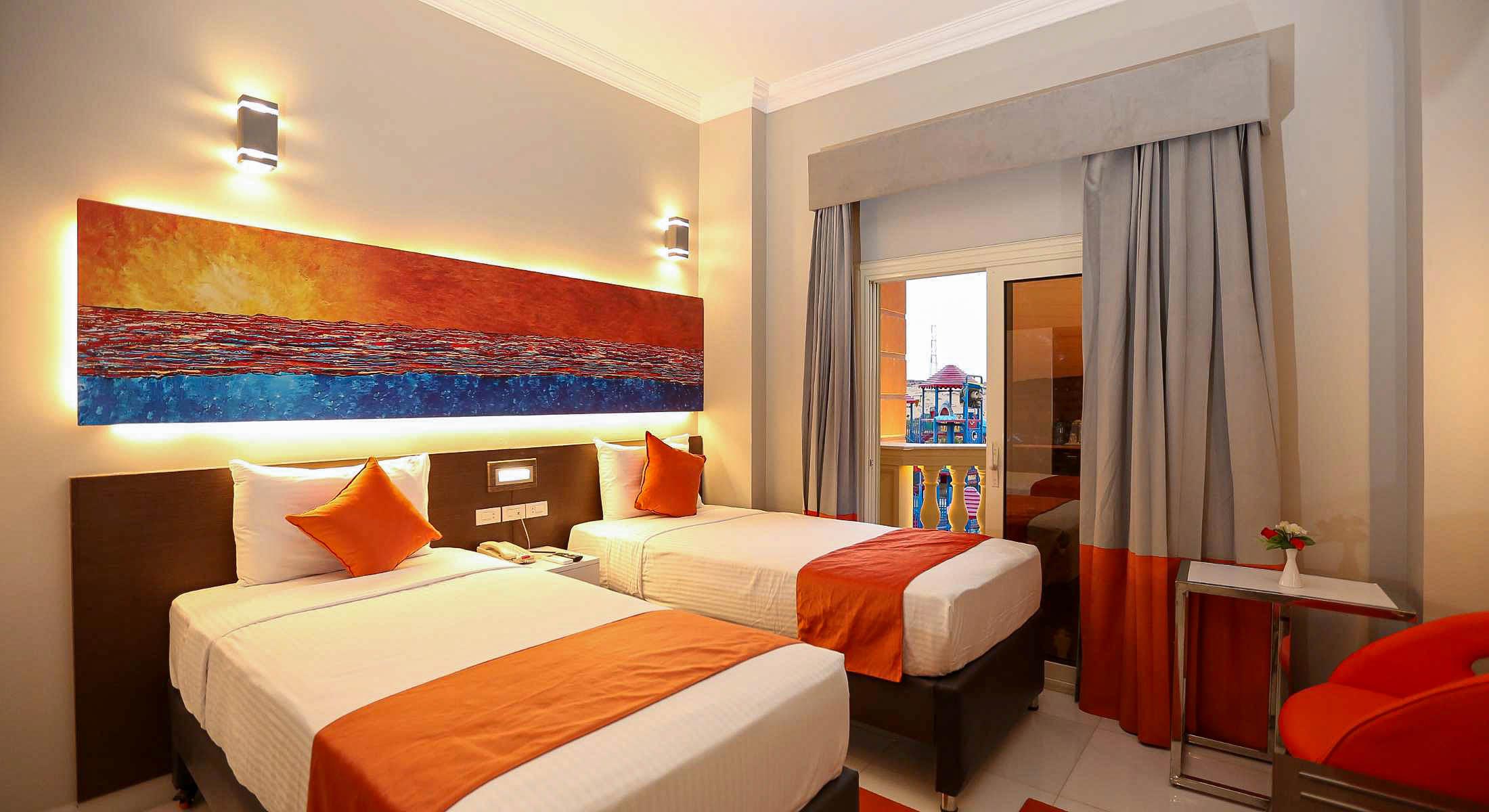 Gloria Hotels slide_0